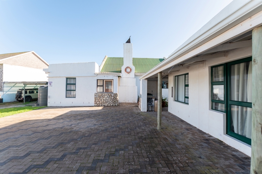 5 Bedroom Property for Sale in Duyker Eiland Western Cape